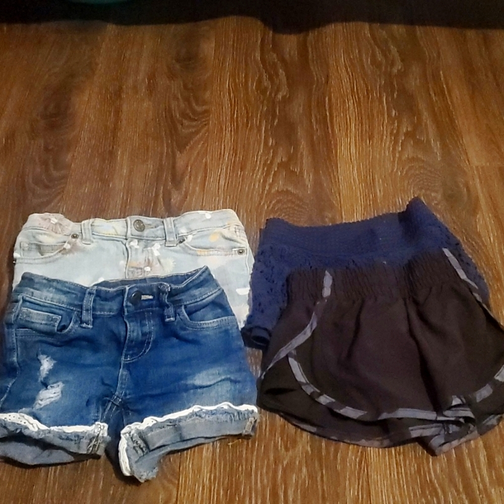Girls size 5 shorts